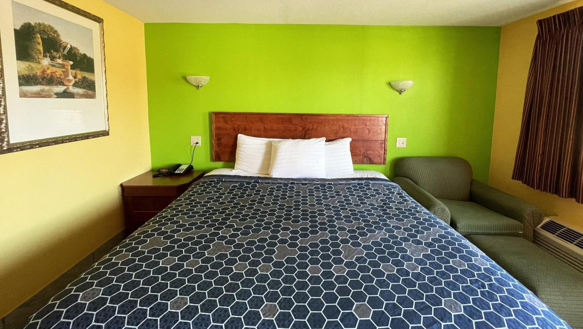 Royal Inn Linden Bagian luar foto