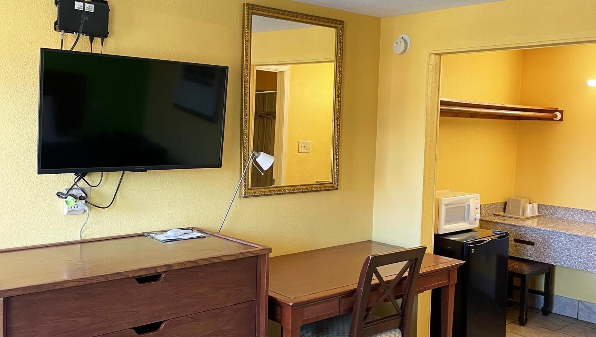 Royal Inn Linden Bagian luar foto