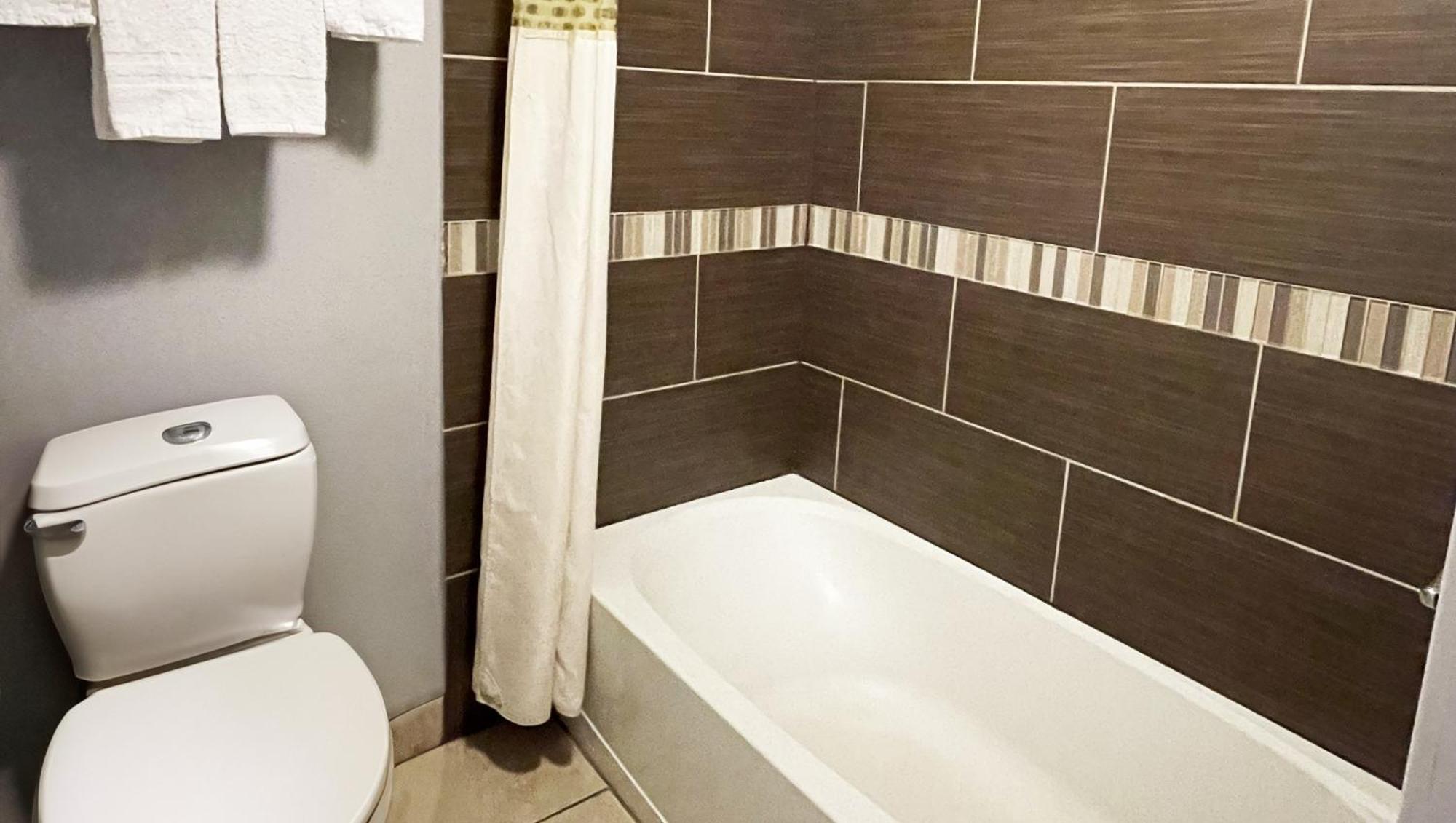 Royal Inn Linden Bagian luar foto
