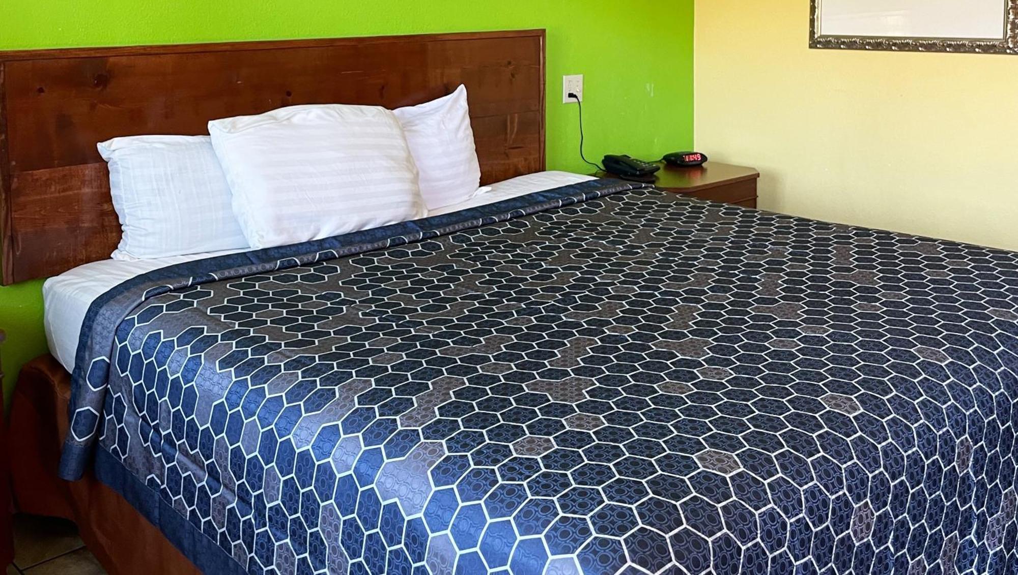 Royal Inn Linden Bagian luar foto